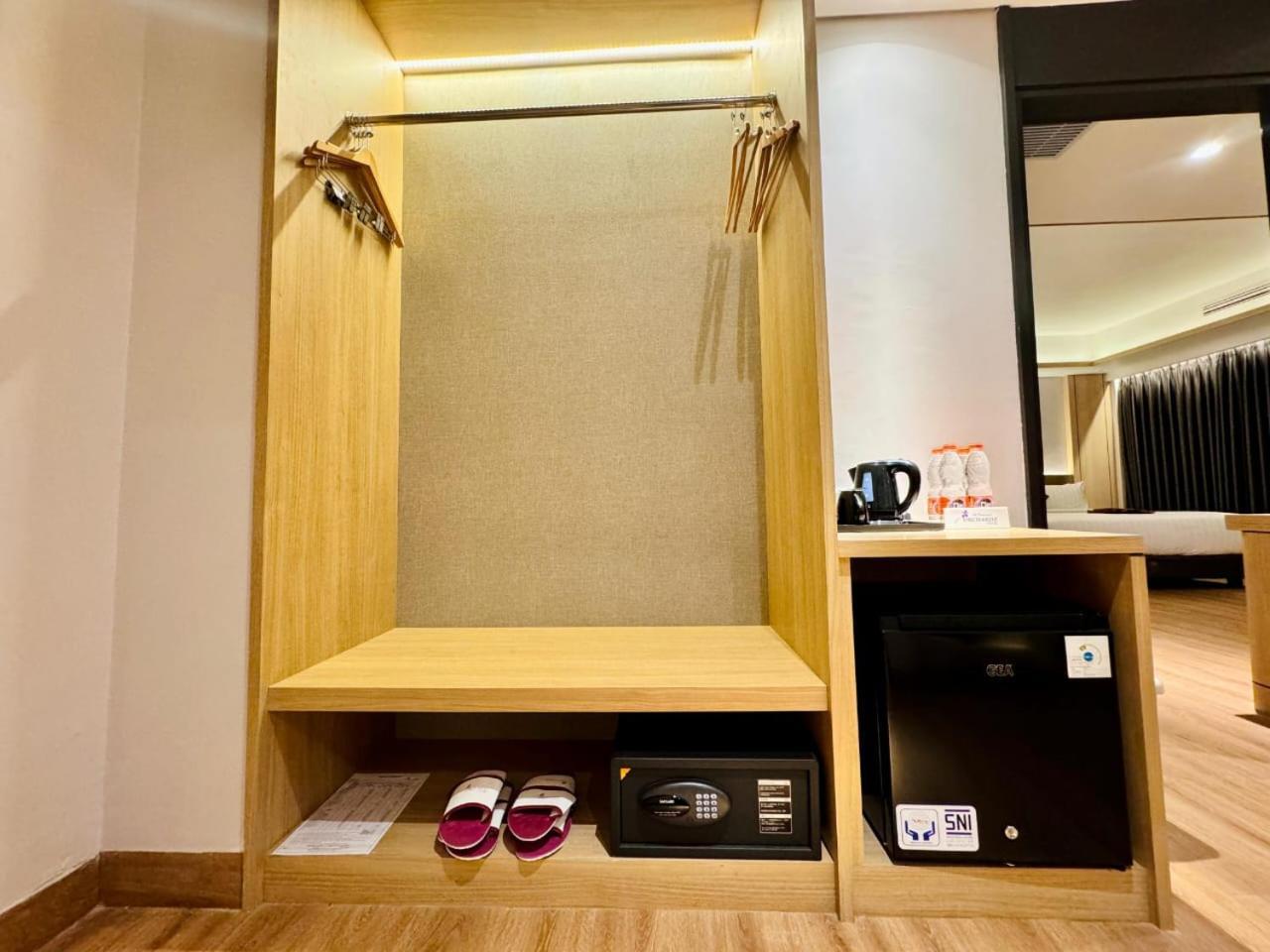 Orchardz Industri Kemayoran Hotel 4*